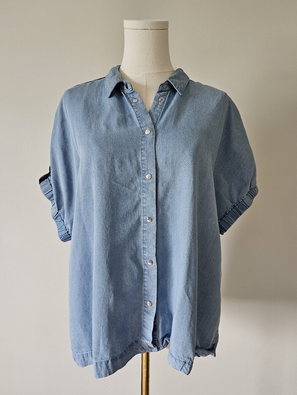 yest size 14 Light Wash Denim Button-Up Shirt tencel short sleeve